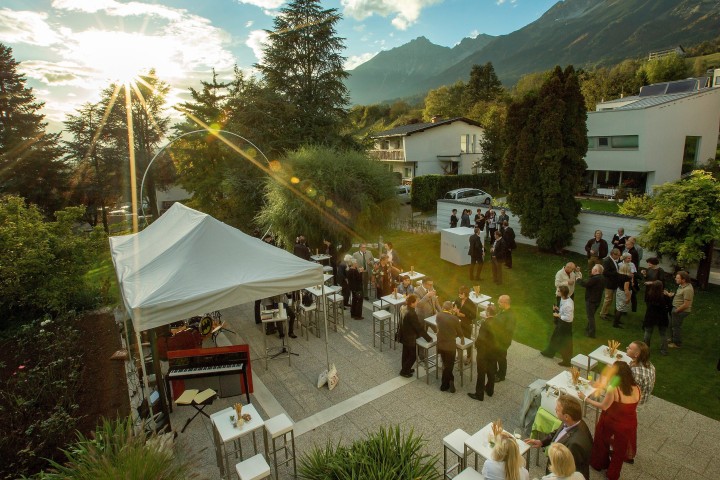 e93bac21 c44c bec4 eef5 d4a769544540 min